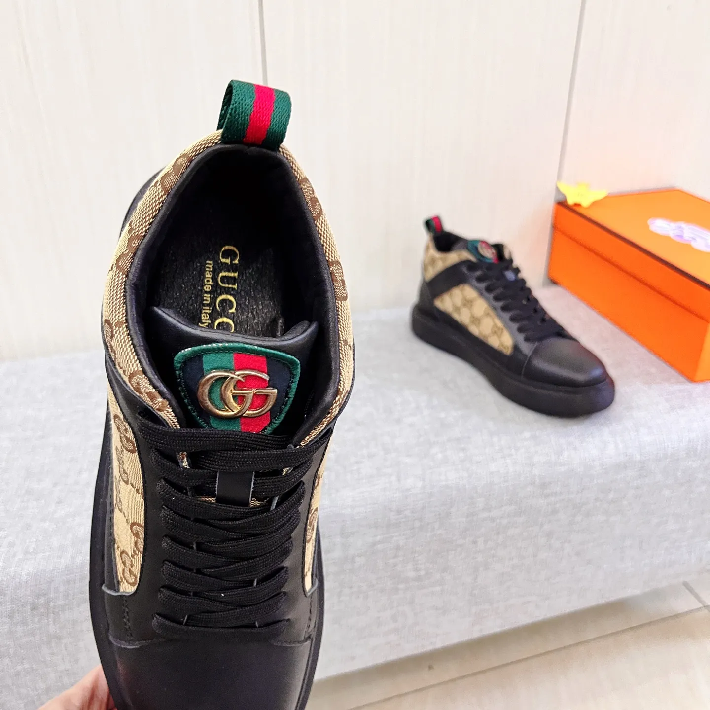 🚘🚘Factory batch 460💰[LV]🔥Louis Vuitton, a high-end men's shoe brand, official website 1:1 latest masterpiece: the upper is made of first-layer cowhide imported from Italy with a comfortable and breathable lining➕original non-slip and wear-resistant outsole🔥, making walking more convenient and comfortable! An exclusive new model, a stunning work, a beautiful 1:1 replica [color] compared to the official quality! Create a fashionable personality to set off your uniqueness! A must-have for trendy men! Classic 🔥Size: 38-44 Color: 🔥 2⃣️colors available🔥.